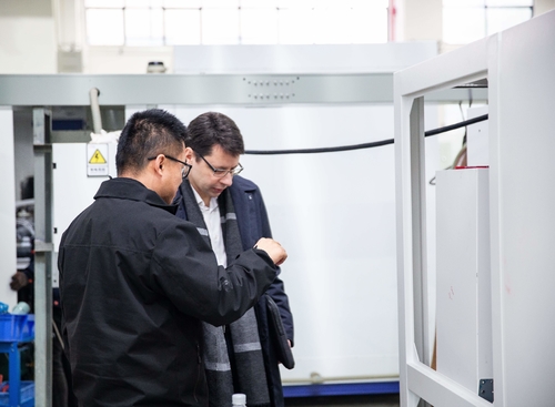 Tin tức công ty mới nhất về Chào đón khách hàng toàn cầu: Một chuyến tham quan cơ sở sản xuất của Envsin
